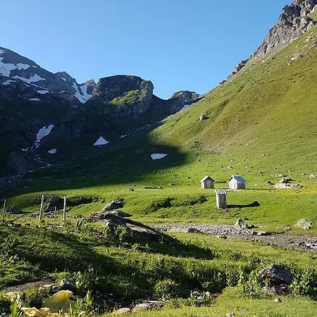 Hostel Korabi Mountain Camping *