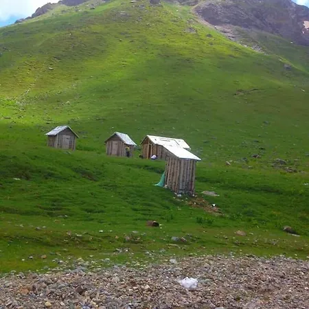 Hostel Korabi Mountain Camping *